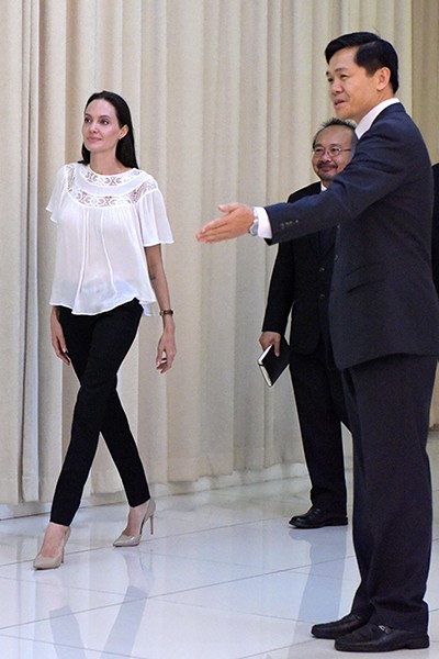 angelina-jlie2--z
